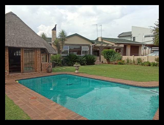 4 BEDROOM HOUSE FOR SALE IN RENSBURG